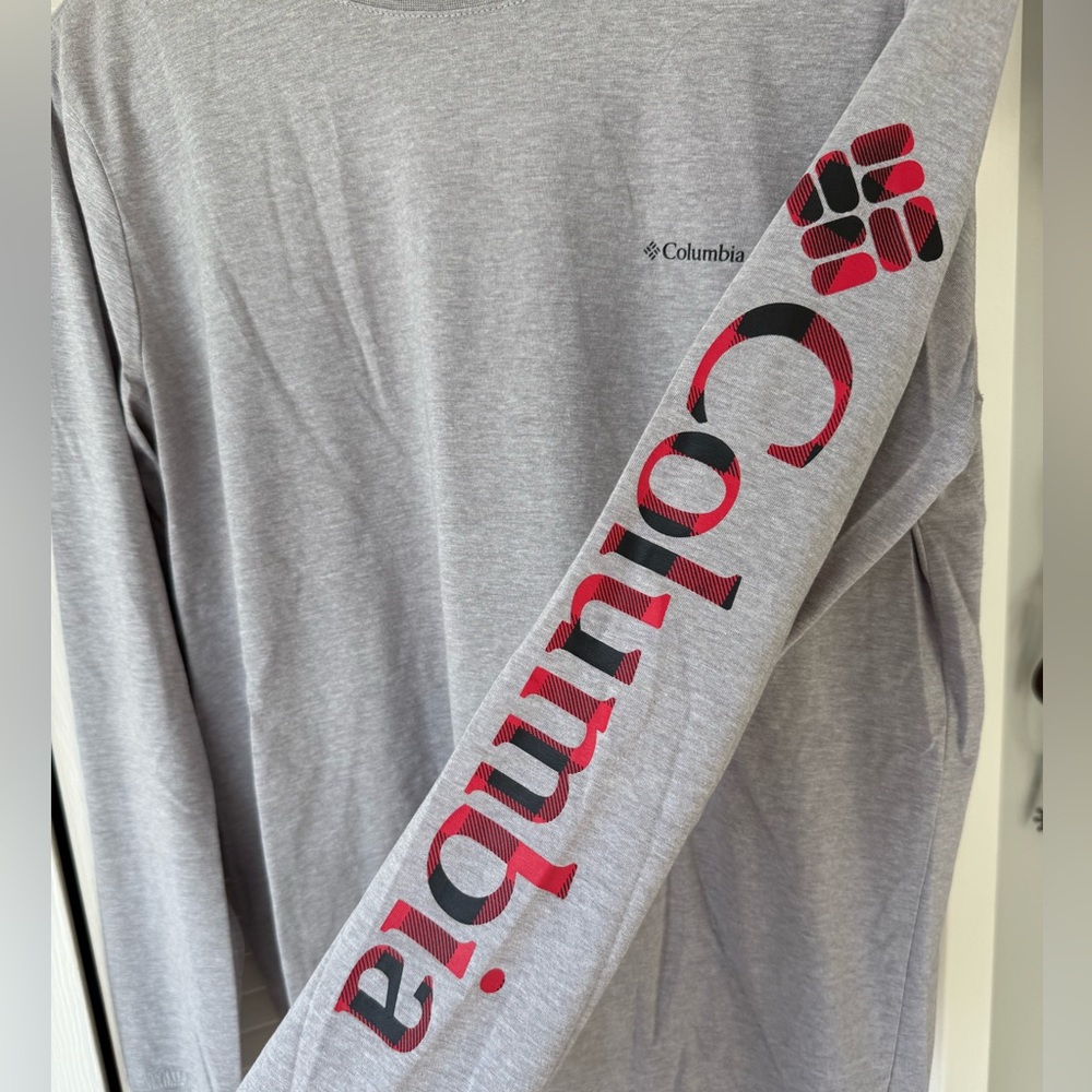 Women’s Columbia Top